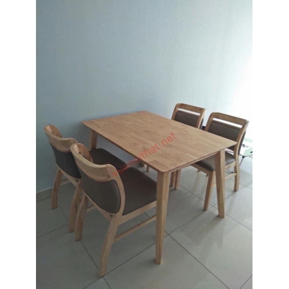 BÀN ĂN GỖ CAO SU  1M2 4 GHẾ MÀU GỖ
